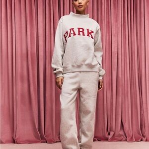 Women's Gray Sweatshirt